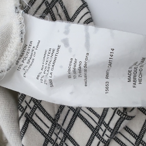 A Pea in the Pod | Plaid Ruched Maternity Dress - Picture 9 of 9